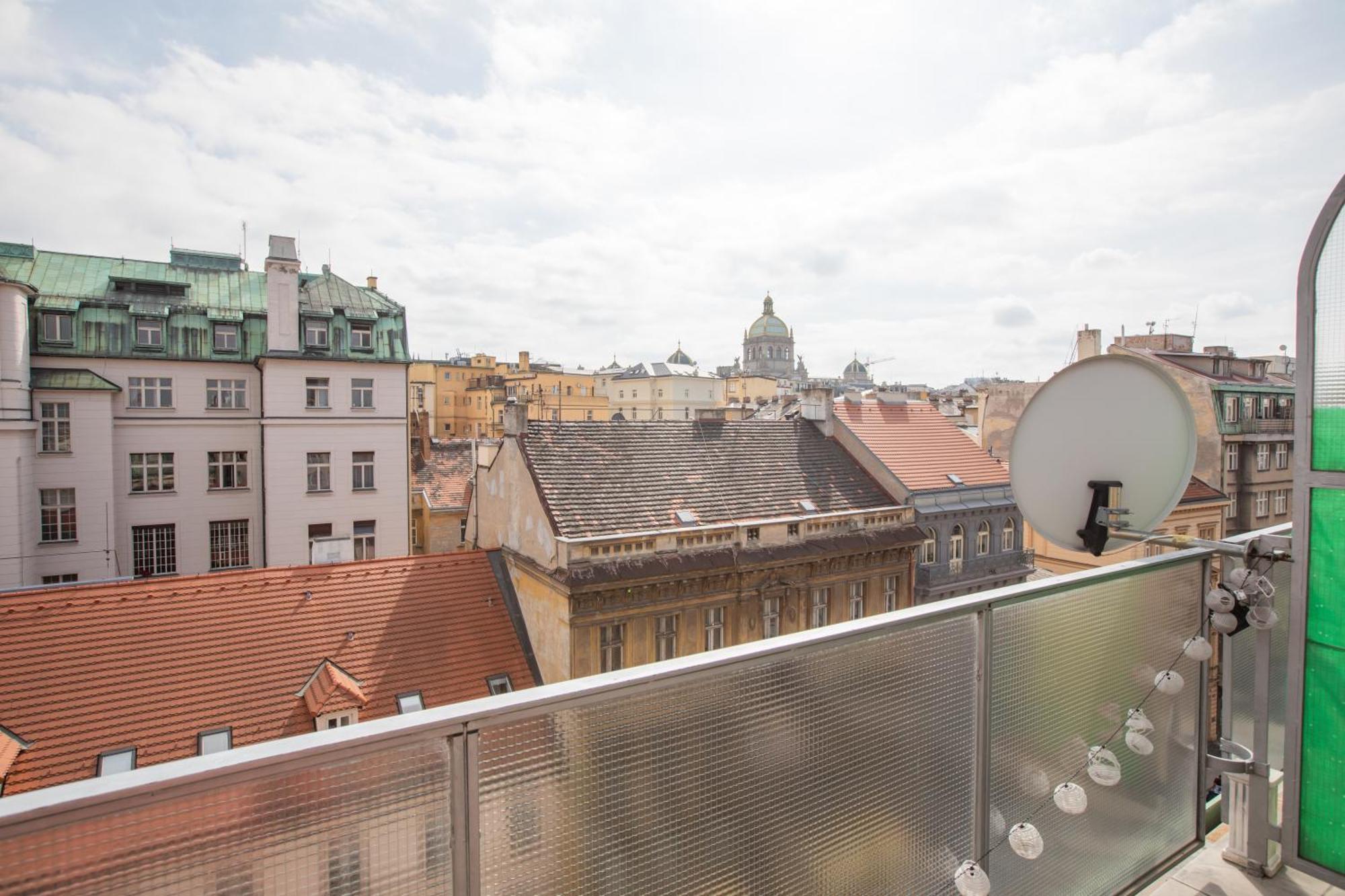 Jt'S Apartments Opletalova Str. Прага Екстериор снимка